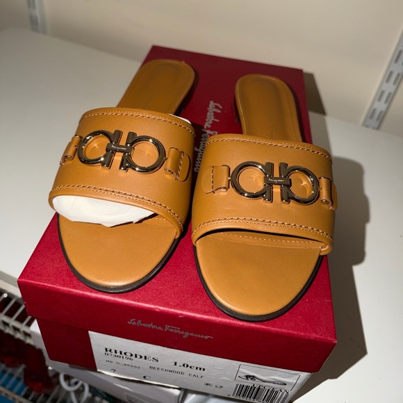 Salvatore Ferragamo Rhodes Leather Slide Sandals - Picture 7 of 8